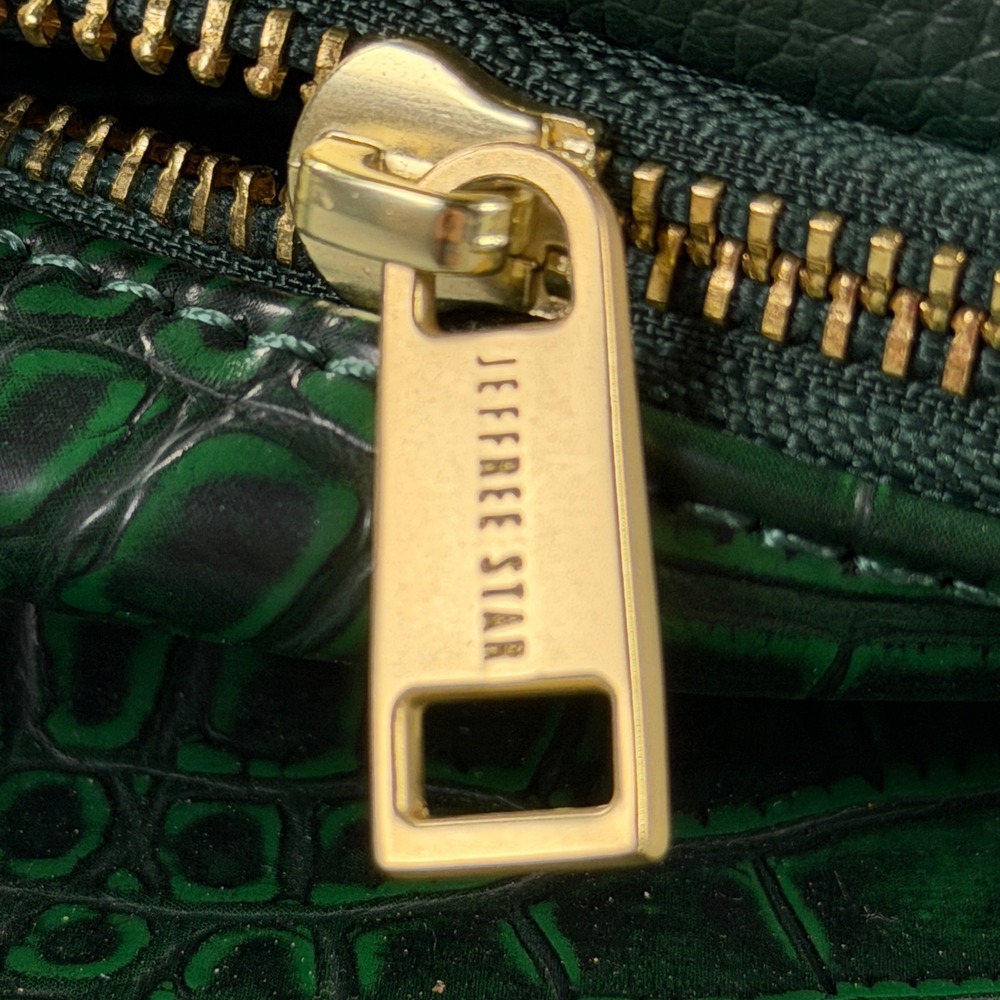 Jeffree Star Green Crocodile Embossed Waist Bag Crossbody Gold Star Logo - Picture 4 of 9